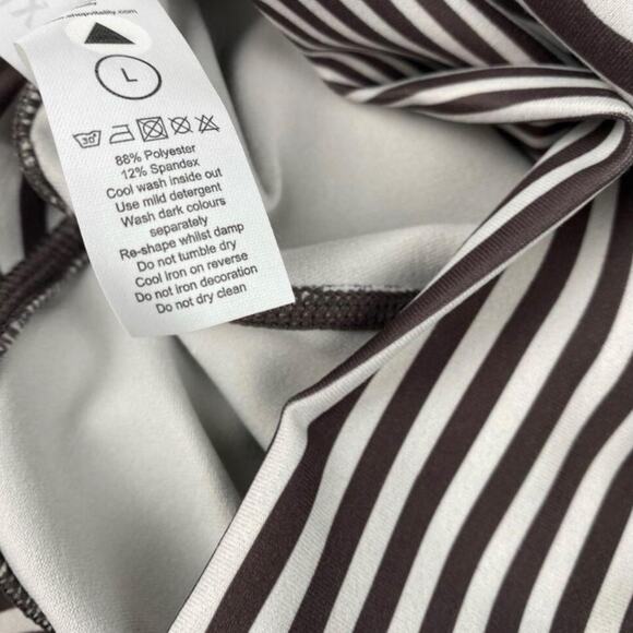 Vitality x Cosmopolitan Storm Print High Waist Leggings Black & White Large - Picture 4 of 7